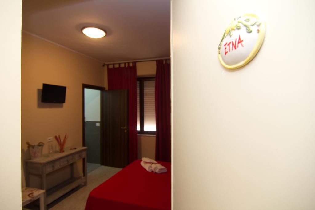 B&B Tifeo Villafranca Tirrena Exteriör bild