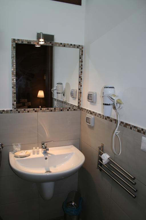 B&B Tifeo Villafranca Tirrena Exteriör bild